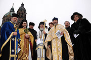 Griechisch-Orthodoxe Metropolie von Deutschland lädt ein: traditionelle Zeremonie der Gewässerweihung für die Isar an der Praterinsel 6.01.2009 (Foto: Ingrid Grossmann)